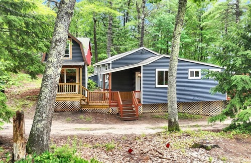 Sebago Hütte | SEBAGO LAKE WATERFRONT. Frontage is on Northwest River with views of Sebago Lake