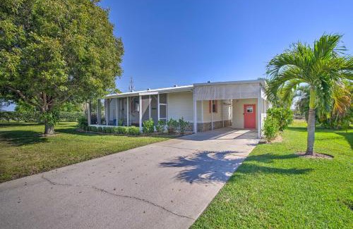 Sebastian Haus | Sebastien Cottage with Screened Porch, 5 Mi to Beach