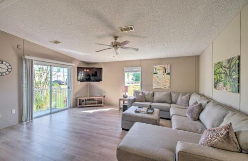 Sebastian Haus | Sebastien Cottage with Screened Porch, 5 Mi to Beach