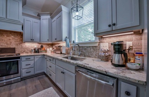 Tuscaloosa Haus | Secluded 10 acre estate 10 miles from UA w/ 4BR