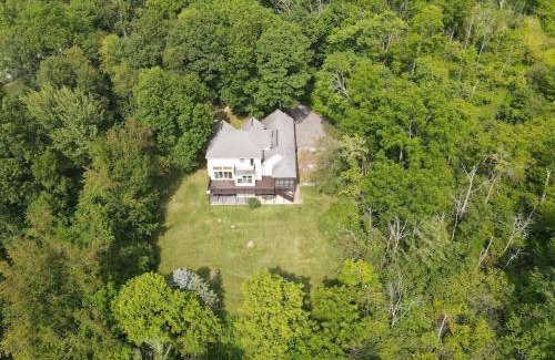 State College Haus | Secluded 4 bedroom with hot tub minutes from campus