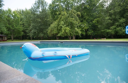 Oberlin Haus | Secluded 5 acre getaway heated inground pool 6 person hot tub