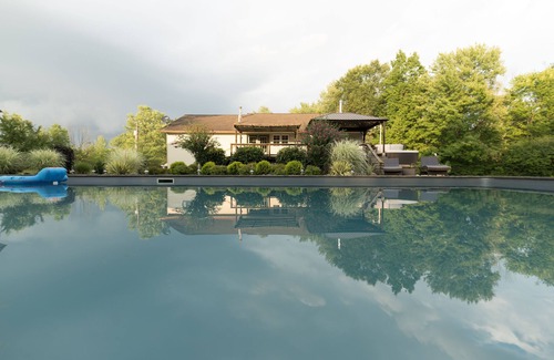 Oberlin Haus | Secluded 5 acre getaway heated inground pool 6 person hot tub