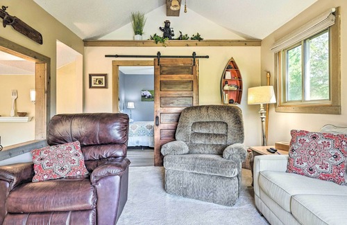 Friendship Haus | NEW! Secluded Arkdale Retreat: 10 Acres w/ Deck!