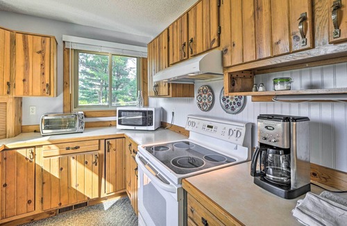 Friendship Haus | NEW! Secluded Arkdale Retreat: 10 Acres w/ Deck!