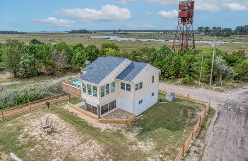 Milford Haus | Secluded Beach home with amazing views.