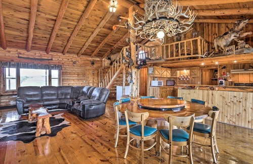 Belle Fourche Kabine | NEU! Custom Belle Fourche Cabin: Rückzugsort für große Gruppen