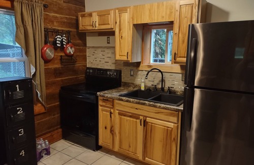 Chetek Kabine | Secluded cabin in the woods-UTV, hunting, fishing, pet friendly