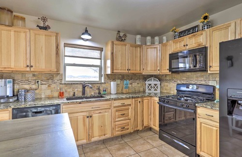 Durango Kabine | Secluded Cabin w/ Hot Tub, Game Room & Views!