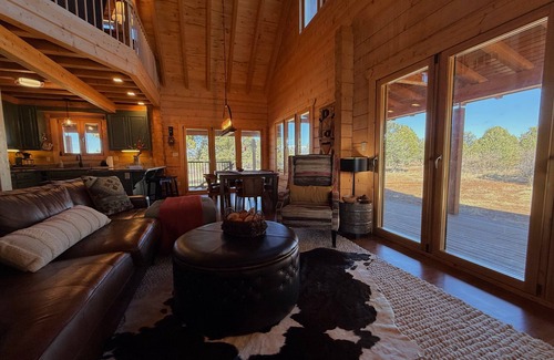 Durango Kabine | Secluded Cabin w/Views, Game Room, Full Kitchen, Wifi