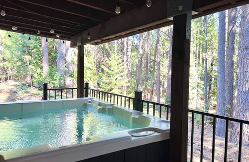 Alta Kabine | Secluded Cabin with Hot tub on spacious private lot