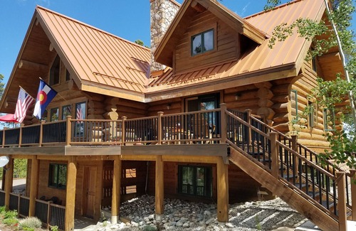 Winter Park Highlands Haus | Abgeschieden Custom Log Home mit Whirlpool - von Winter Park, Granby Ranch & Grand Lake