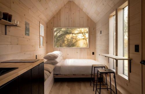 Corinth Haus | Secluded, Dog Friendly Tiny House on the Hudson River, near Saratoga Springs