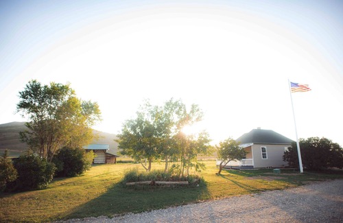 Bancroft Haus | Secluded Farmhouse Country Setting close to Lava Hot Springs!