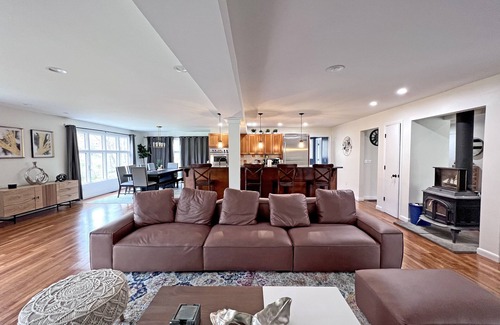 Stonington Haus | Secluded Farmhouse Retreat - Minutes from Mystic