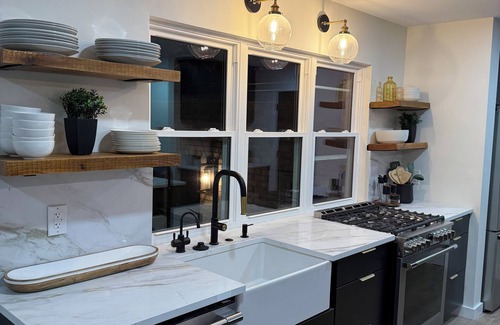 Chaplin Haus | Secluded Hilltop Luxury Retreat-Bourbon Trail-Taylorsville Lake-Pool & Hot Tub