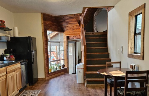 Dora Haus | Secluded House Ntl Forest Border Wi-Fi Pets