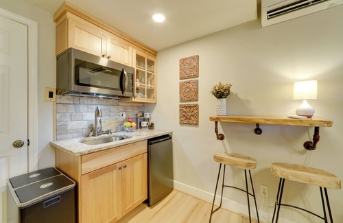 Mars Hill Hütte | Secluded Mtn-view Retreat in Mars Hill