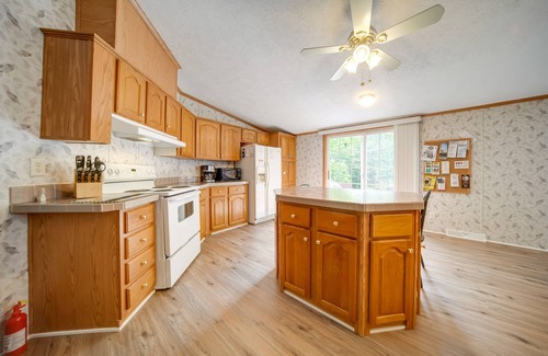 Dorset Haus | Secluded Ohio Getaway on 65 Acres!