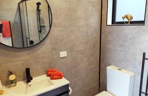 Warkworth Haus | Secluded, private rural retreat mins from Warkworth -"Avondale" Minihouse