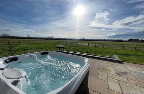 Denchworth Haus | Secluded Ridgeway View Barn Conversion