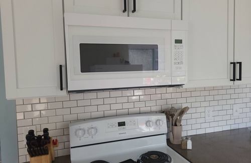 Barryton Hütte | Secluded Riverfront Cottage on the Chippewa with all the Modern Amenities