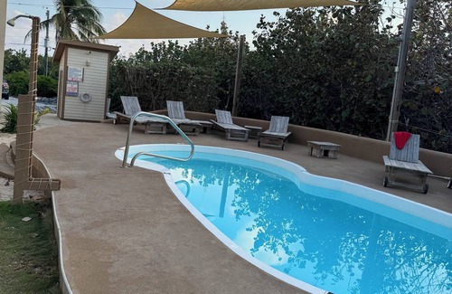 West End Haus | Secluded Sunsets 3400 Sq Ft Villa with 3 Separate Suites on the Ocean with Pool!