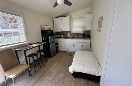 Marley Haus | Secluded Tiny House -Private Pool -Self Check in