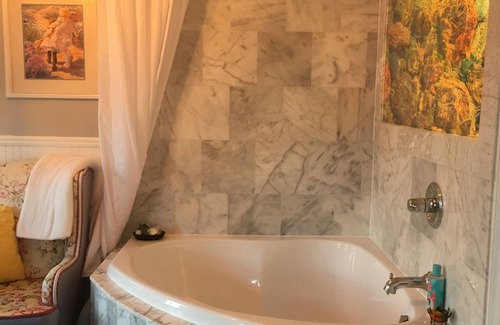 Cheboygan Bed & Breakfast | Secrets on Main Bed & Breakfast