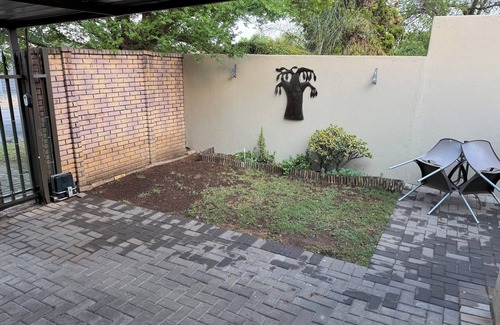 Edenvale Hütte | Secure cottage with Wi-fi+PLEX O.R. Tambo Airport