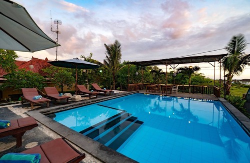 Mushroom Bay Haus | Sedok Jineng Hut Bungalow