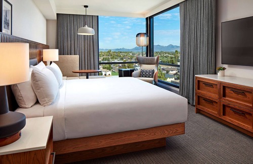 Entertainment District Hotel | Senna House Hotel Scottsdale, Curio Collection by Hilton