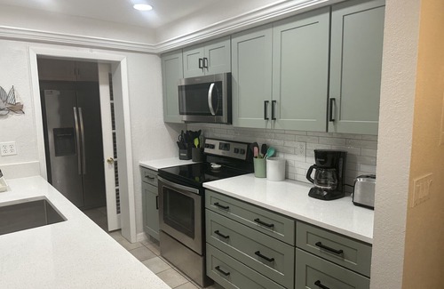 New Smyrna Beach Eigentumswohnung | Labor Day Still Available -SPECTACULAR OCEANFRONT, 3-Separate Private Bedrooms