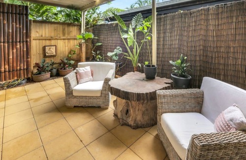 Holloways Beach Hütte | Serendipity: A Tropical Rainforest Escape with Pool, Steps from Holloways Beach