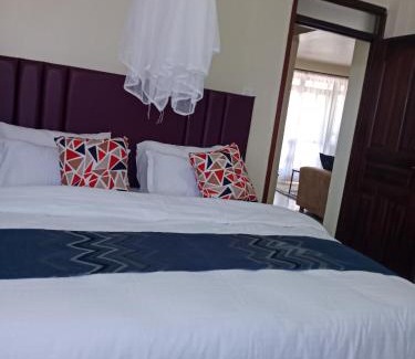 Ngelani Wohnung | Serene 2BR Getaway with Stunning Hill Views