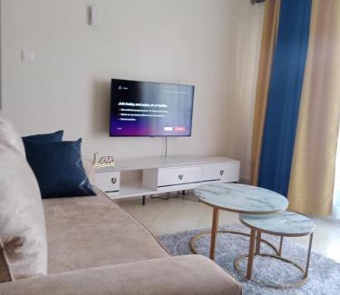 Ngelani Wohnung | Serene 2BR Getaway with Stunning Hill Views