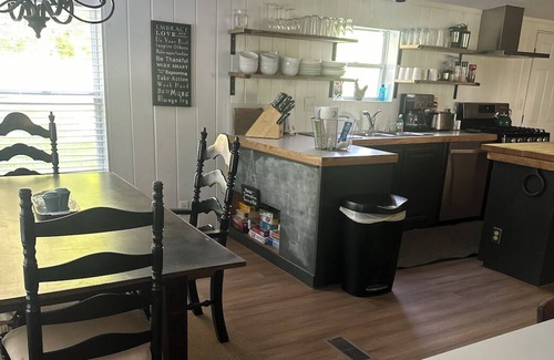 Frontier Haus | Serene 3/2 Lakefront Getaway with Sauna. Sleeps 10+ in Hillsdale County Michigan