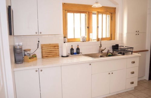 University Heights Haus | Serene 3BR Cottage w/Screened Porch in Prime Walkable Neighborhood