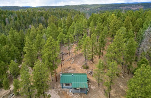 Jemez Springs Kabine | Serene 70's Retro Retreat