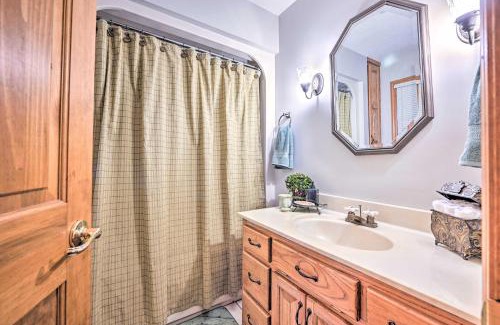 Fayetteville Haus | Serene Cabin with Riverfront Views and Access!