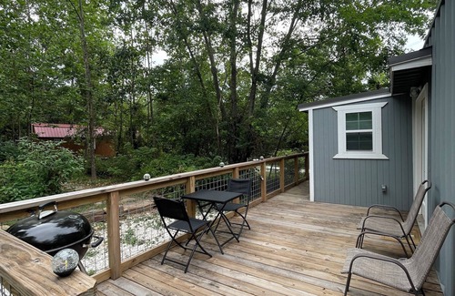Garfield Kabine | Serene container tiny home with 1 bedroom and WiFi, AC in scenic Garfield