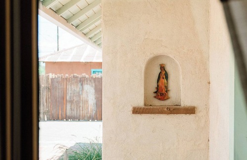 West Old Town Haus | Serene, earthen home - just one minute from the heart of Old Town Albuquerque!