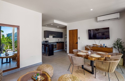 Mezcales Wohnung | Serene gated retreat with pool & lush gardens – Your perfect couple getaway