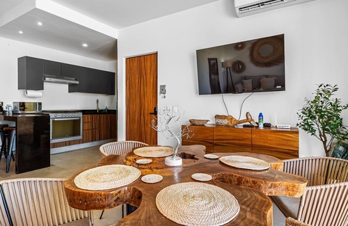 Mezcales Wohnung | Serene gated retreat with pool & lush gardens – Your perfect couple getaway