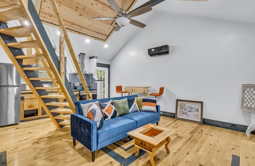 Starkville Haus | Serene | Handmade | Hideaway