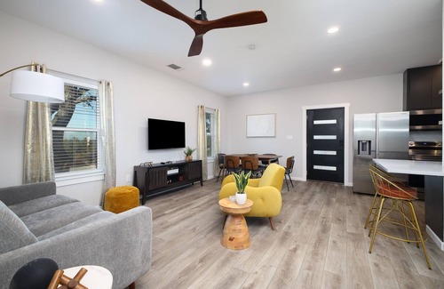 Spring Branch Haus | Serene Hill Country Casita ~ Scenic View ~ Patio