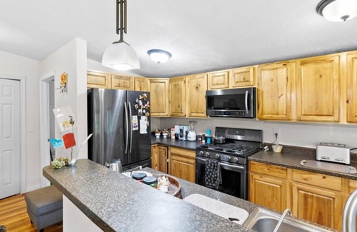 Lansing Haus | Serene Home on Grand River