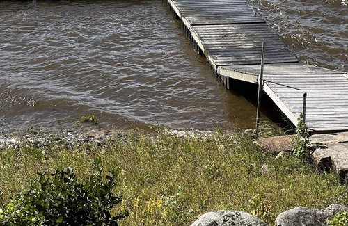 Fryeburg Hütte | Serene Kezar Pond Log Home ,Gorgeous Sunsets Mountain Views!