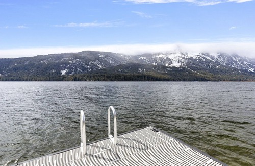 Leavenworth Kabine | Serene lakefront cabin on Lake Wenatchee-20 min from Leavenworth/Stevens Pass