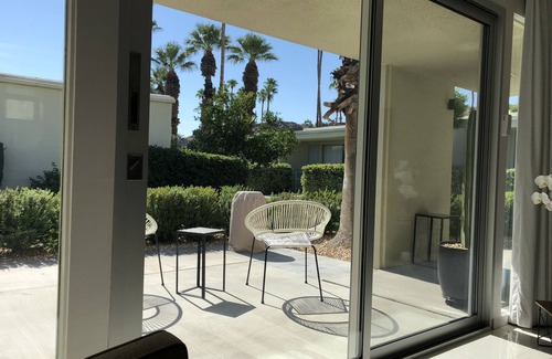 Araby Commons Eigentumswohnung | Serene Quiet Mid-Century Retreat von Bergen umgeben und nah an alles